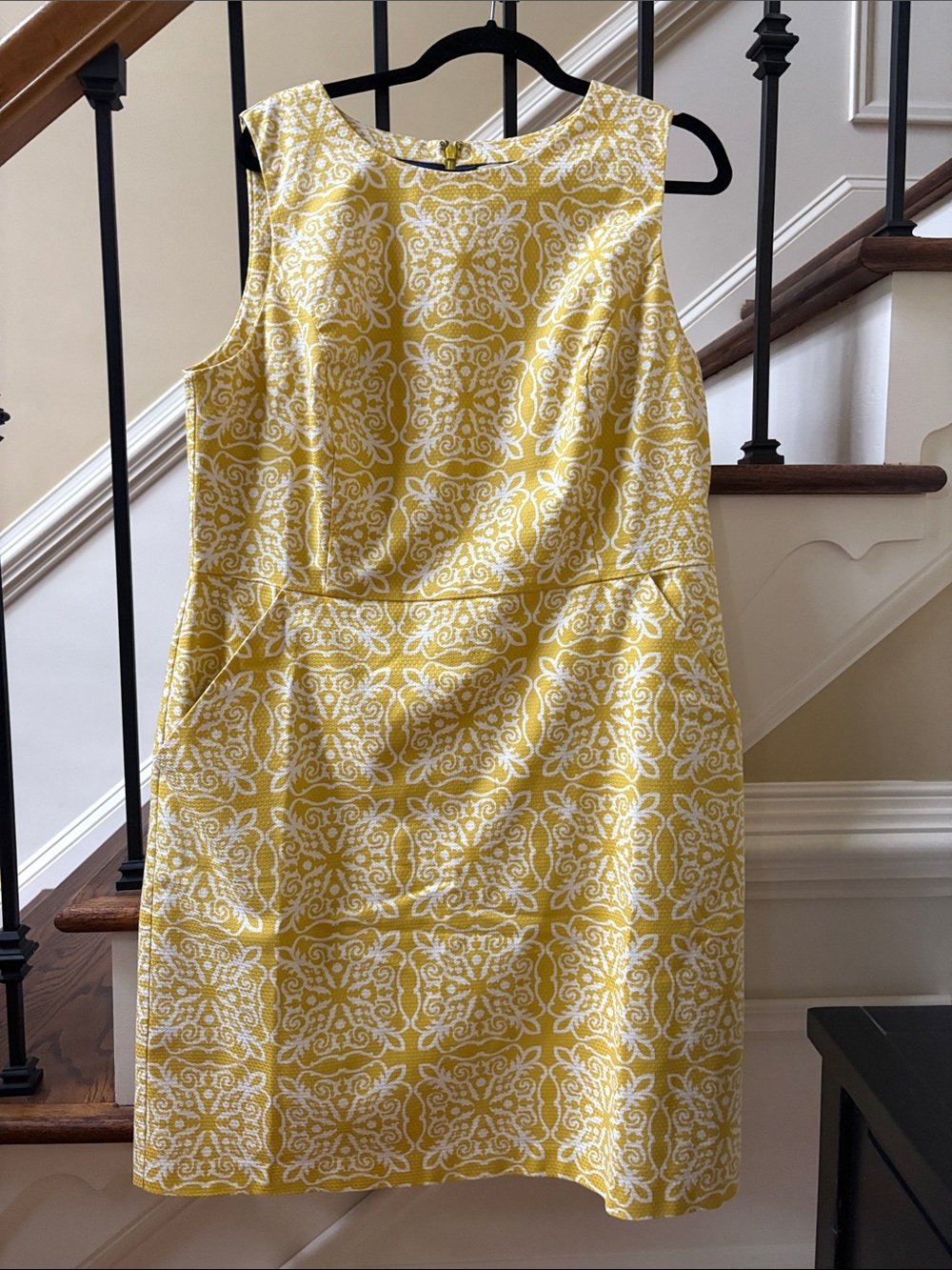 Sleeveless Yellow & White Patterned Shift Dress